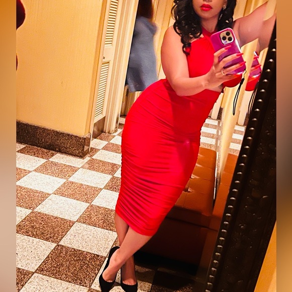 Lady in Red Halter Dress - Picture 8 of 10